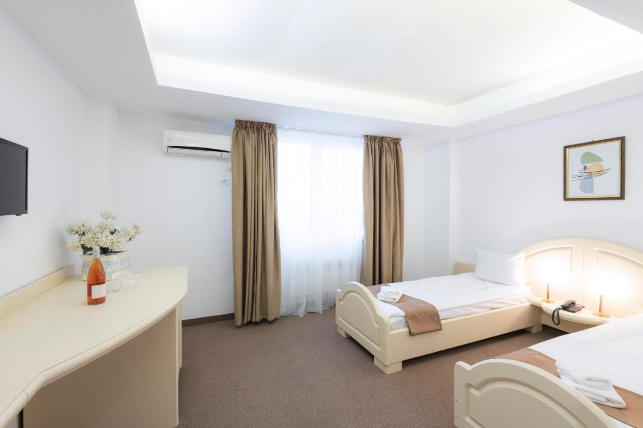 Hotel Randy Constanţa Buitenkant foto