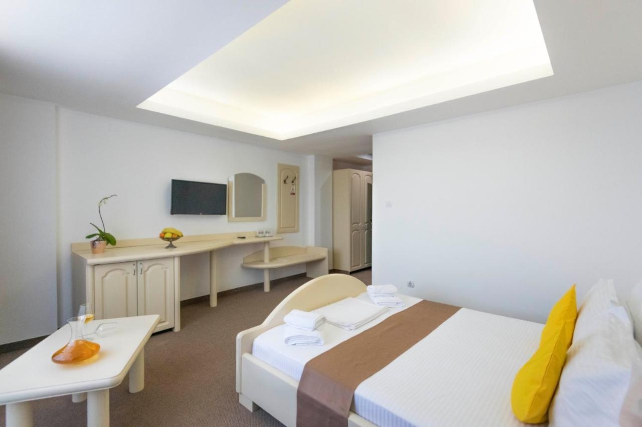 Hotel Randy Constanţa Buitenkant foto