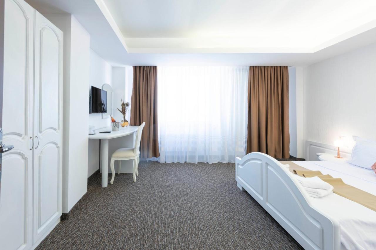 Hotel Randy Constanţa Buitenkant foto