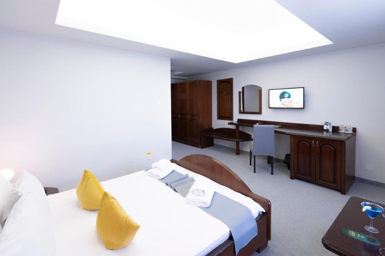 Hotel Randy Constanţa Buitenkant foto
