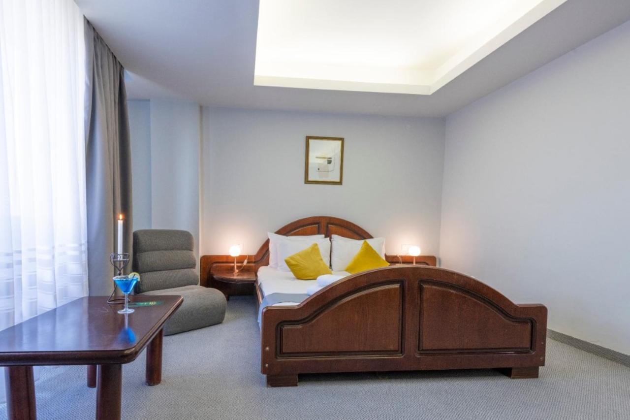 Hotel Randy Constanţa Buitenkant foto